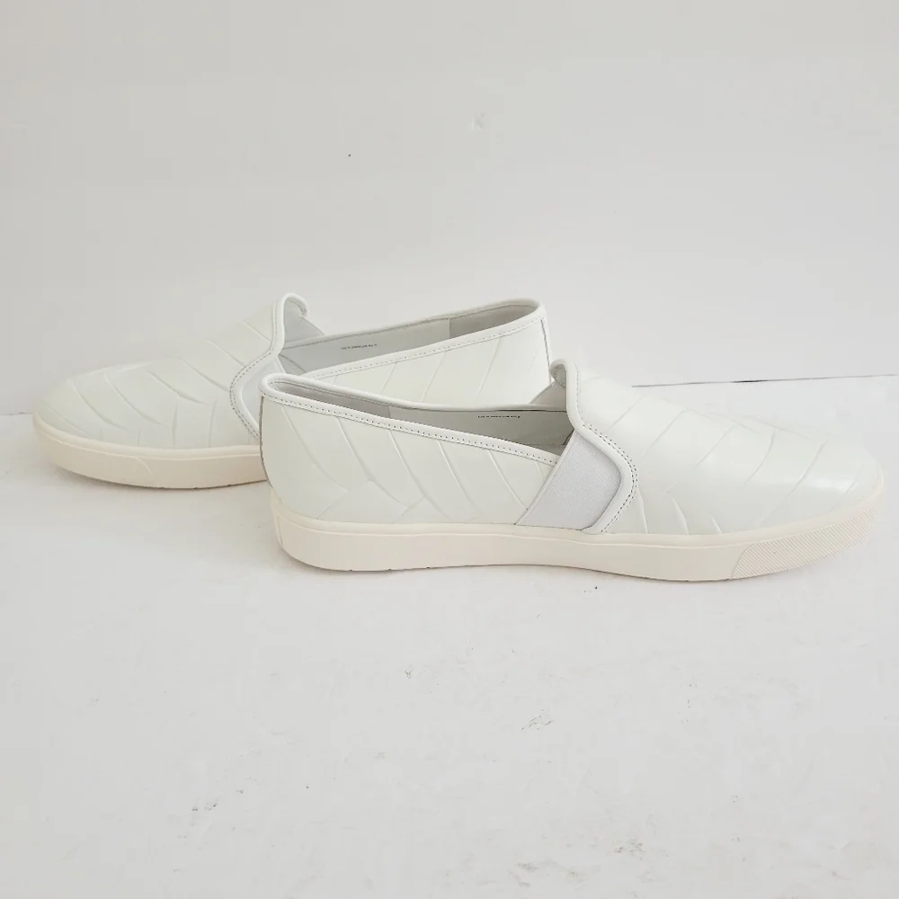 New VINCE LEATHER WOVEN LOOK SLIP ON SNEAKER LOAFER ,Size 9,5